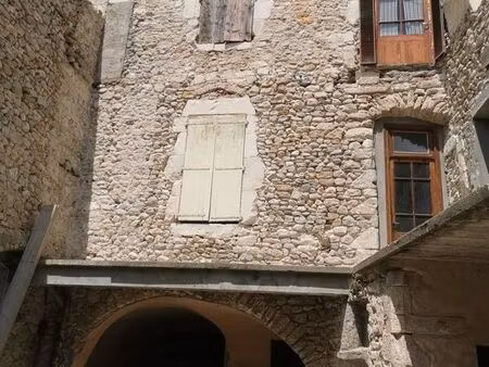 immeuble ancien en pierre – fort potentiel de 3 à 12 logements – vallon-pont-d’arc centre