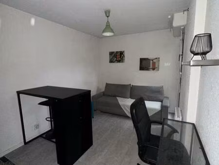 studio meublé de 17 m² avec parking privatif