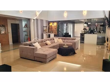 maison contemporaine de 239 m² à mios