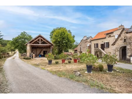 vente maison 6 pièces 198 m² à castanet (12240)  225 000 €