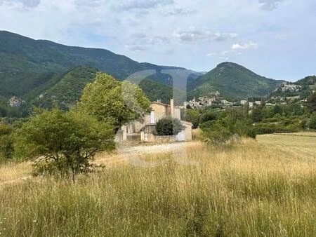 belle villa à vendre à 28 kilomètres région de buis-les-baro