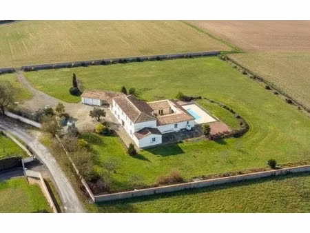 vente maison 11 pièces 408 m² essouvert (17400)