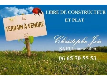 terrain plat libre de constructeur. emprise 60%