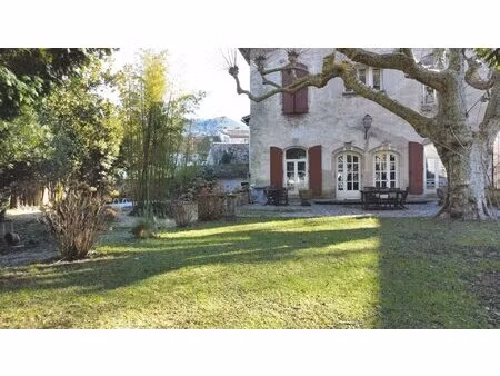 maison de village avec garage et piscine