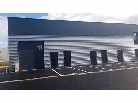 exclusivite - a louer - local d'activites neuf d'environ 234 m² div des 110 m² - villenave