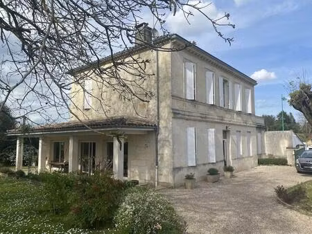 belle demeure de 231 m2 habitables vendue en viager occupé sans