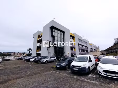 local commercial le lamentin à louer