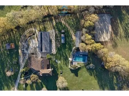 propriété à vendre 8 pièces  propriété de 220m2 chalet - boxes à chevaux - dépendances sur