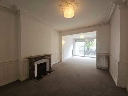 location local professionnel 52m² tours 37000