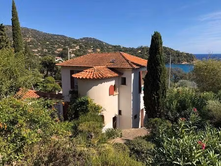 vente maison 4 pièces 80m2 rayol-canadel-sur-mer (83820) - 1100000 € - surface privée