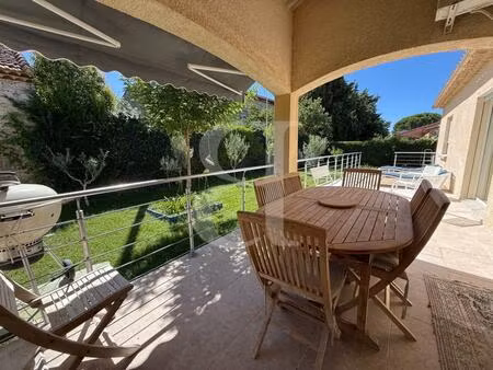 villa avec terrain attenant dans quartier calme de valréas en e