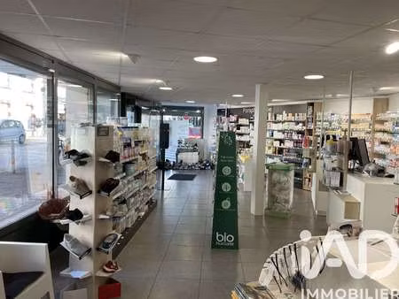 vente immeuble à pouzauges (85700) : à vendre / 200m² pouzauges