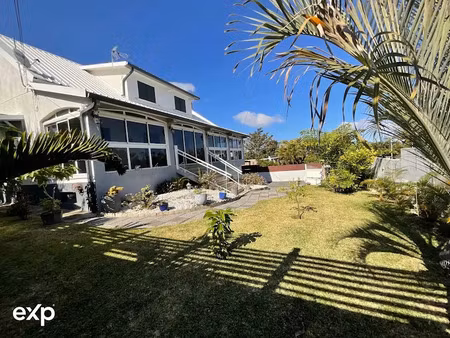 vente maison 8 pièces 310 m² à le tampon (97430)  535 000 €