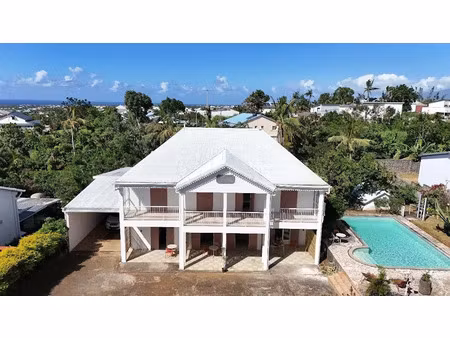 vente maison 14 pièces 297 m² à sainte suzanne (97441)  583 000 €