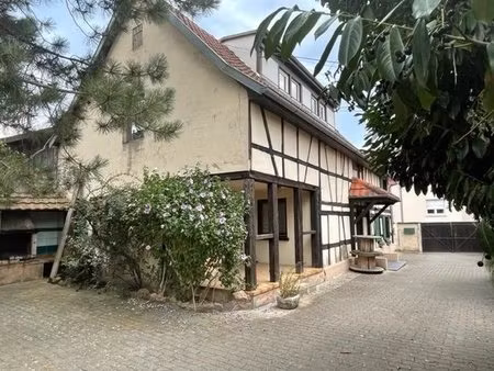 charmante maison de ville atypique de 160 m² - proche de toutes