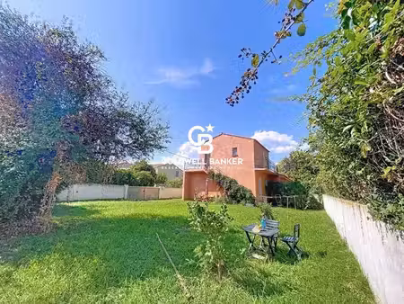 une alternative idéale à l’appartement : maison individuelle avec beau terrain