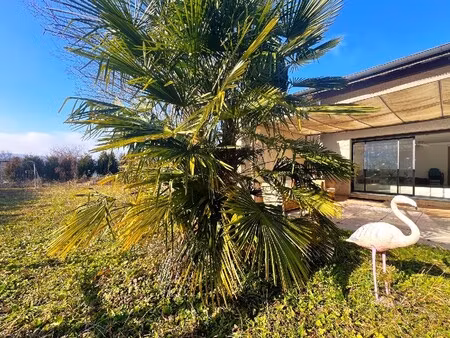 villa individuelle de 203 m2 sur un terrain arboré de 1000 m2 située dans un environnement