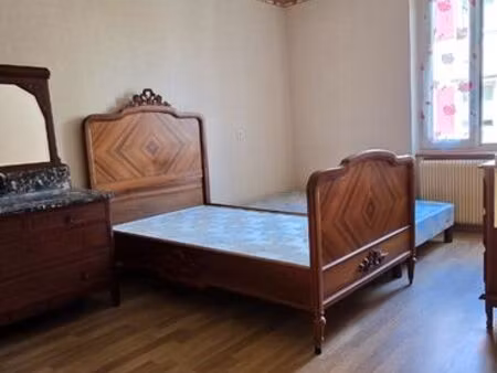 200m d'allschwill maison avec possibilité de 3 appartements