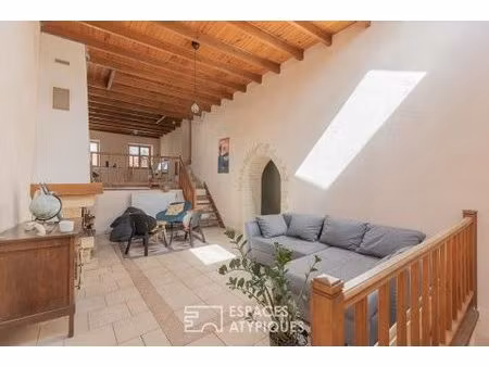 maison avec appartement indépendant et piscine dans un écrin de verdure