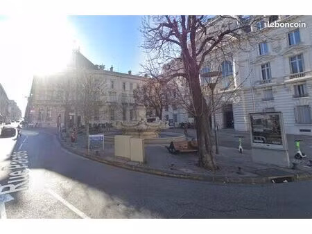 boutique 353 m² marseille