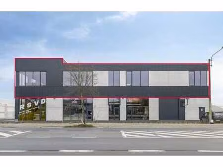 bureau récemment construit d'environ 684 m² dans un emplacem