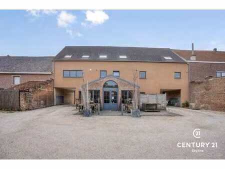 votre activité dans emplacement visible avec parking