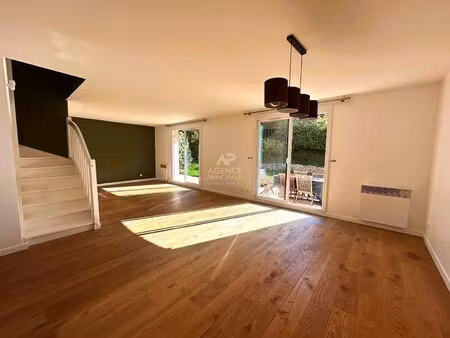maison de luxe à louer à saint-germain-en-laye : 3 900 €/mois | 163m²