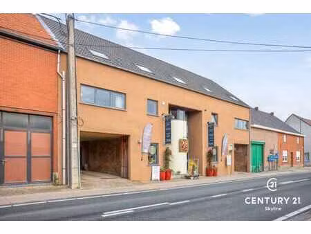 spacieux appartement duplex avec grenier  entrée privative e