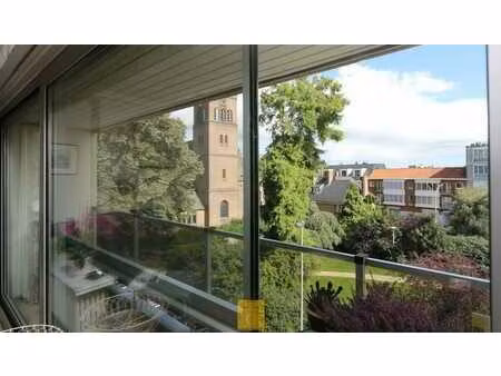 ruim hoekappartement (155 m2) te sint-andries  3 slaapkam...