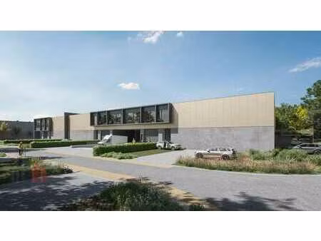 nouvel entrepôt de 2 500 m² avec 2 quais de chargement