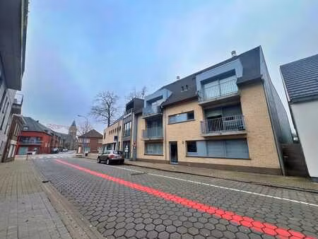 2-slaapkamerappartement met terras en garage in lovendegem