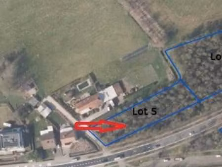 terrain dans une zone agricole