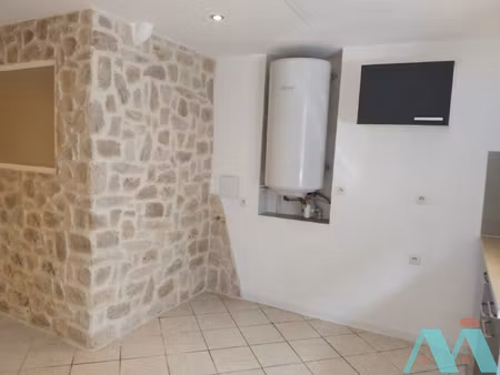studio à louer 21 m2 rez-de-chaussée les arcs (83460)