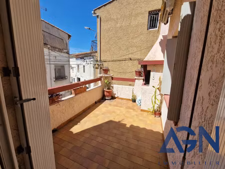 à vendre : grande maison de ville 7 pièces de 148m² avec gara