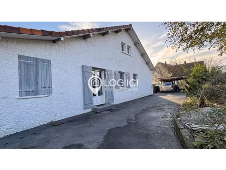 maison de 160 m2 avec cuisine ouverte sur grand séjour  5 ch