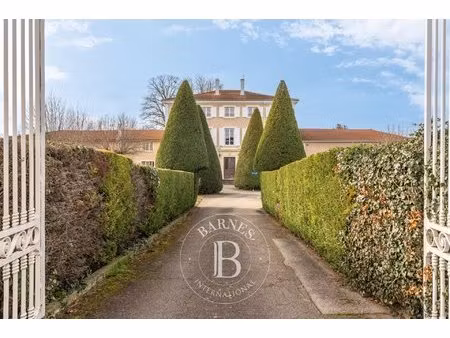 feyzin - propriété de caractère au sud de lyon – 600 m² habitables - parc paysagé de 5 143