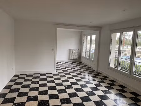 location appartement 4 pièces 89 m² à vichy (03200)  1 085 €