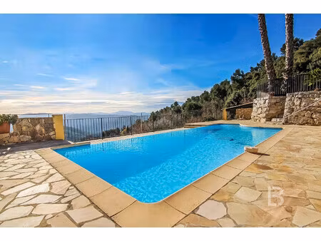 belle villa provençale à vendre au calme avec vue mer