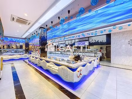 restaurant à fort volume ca 1 94 m€  grande capacité  emplacement stratégique.