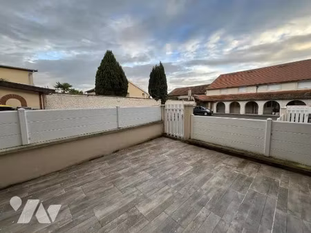 location appartement 3 pièces 74 m² à berru (51420)  730 €