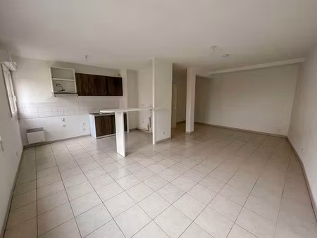 location appartement 3 pièces 67.81 m² à castillon-la-bataille (33350)  685 €