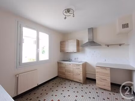 maison à louer - 4 pièces - 77 74 m2 - st pierre de maille - 86 - poitou-charentes