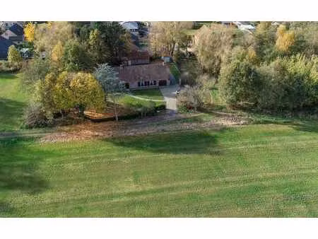 rustig gelegen alleenstaande woning met westgerichte tuin...