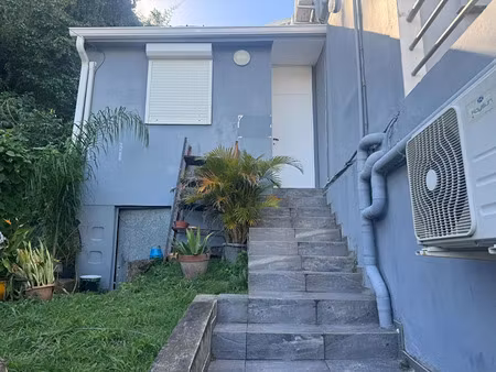 location locaux professionnels 12 m² à fort de france (97200)  600 €