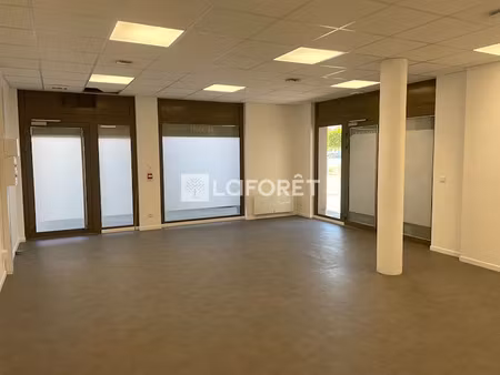 location locaux professionnels 54 m² à angers (49000)  1 140 €