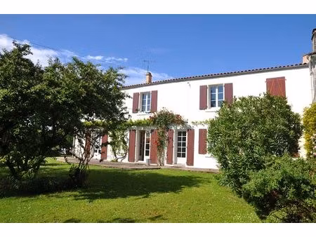 maison coulon 7 pièce(s) 178 m2