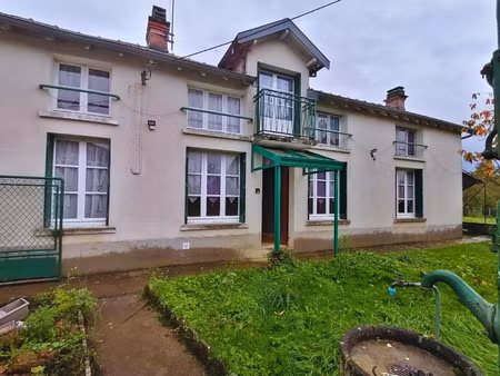 maison en pierre avec dépendances et terrain à darnac