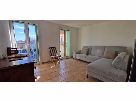 ille s/ têt - appartement plein sud au 2ème étage d'une peti
