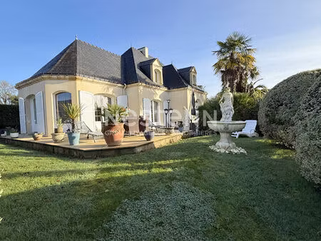 élégante propriété de style île-de-france au coeur de locmine - 5 chambres et sous-sol com