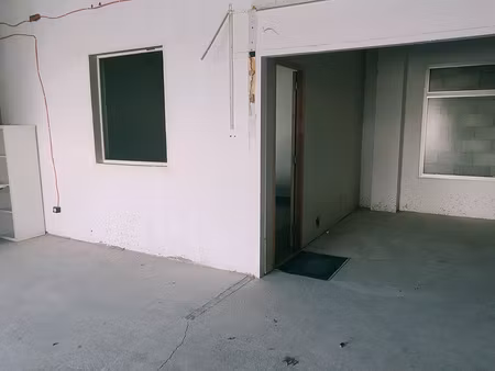 local entrepot 80 m2 centre-ville draguignan